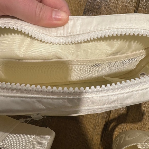 Lole Cream Belt Bag - Picture 8 of 9